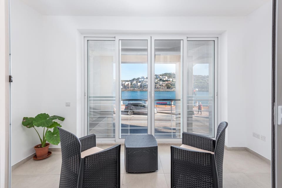 Balcony/Terrace, Balcony/Terrace, Living room, Seating area, Sea view