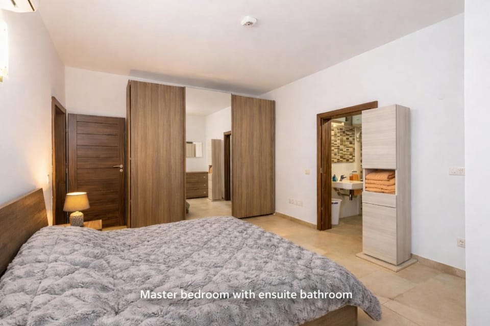 Bed, Bathroom, Bedroom, Bath, hair dryier, wardrobe, air conditioner, air conditioner