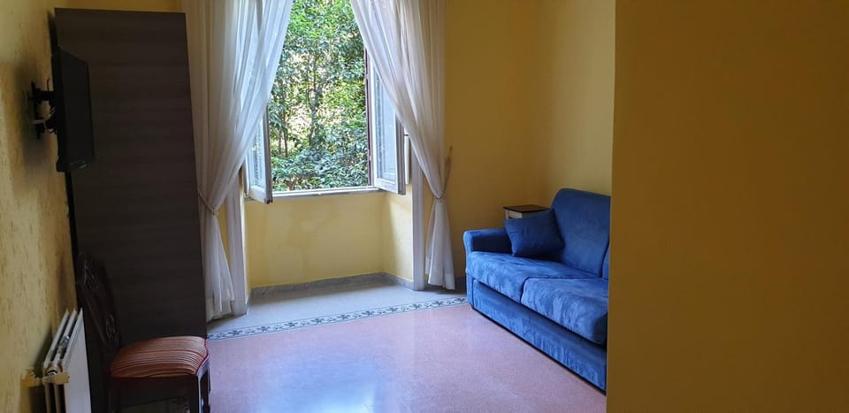 Living room, Photo of the whole room