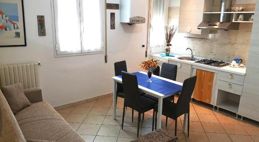 Kitchen or kitchenette, Living room, Dining area, stove