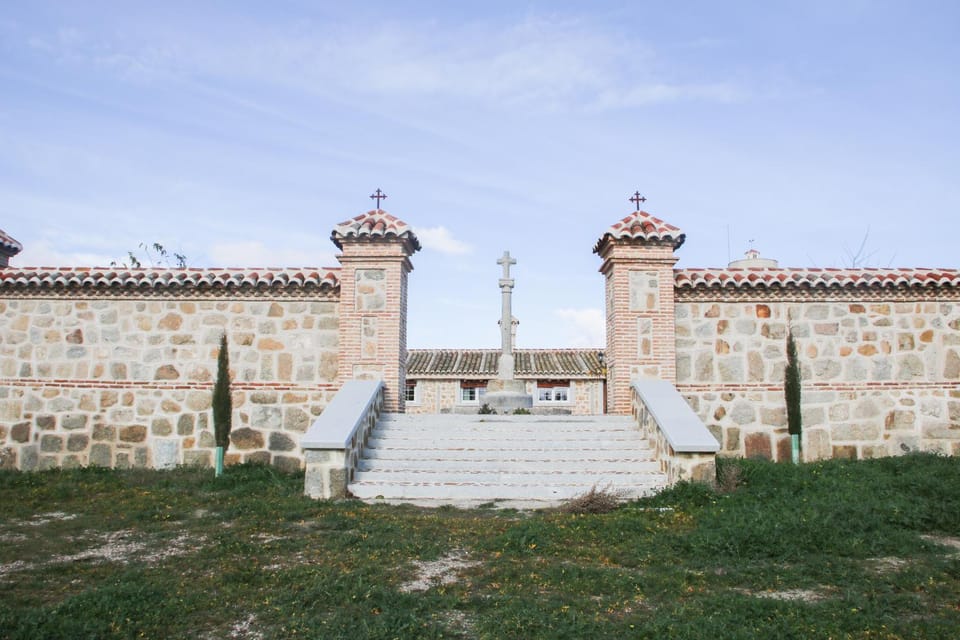 Off site, On site, Landmark view
