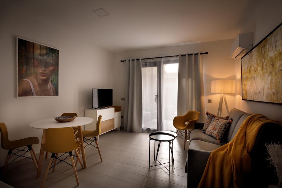 TV and multimedia, Living room, Dining area