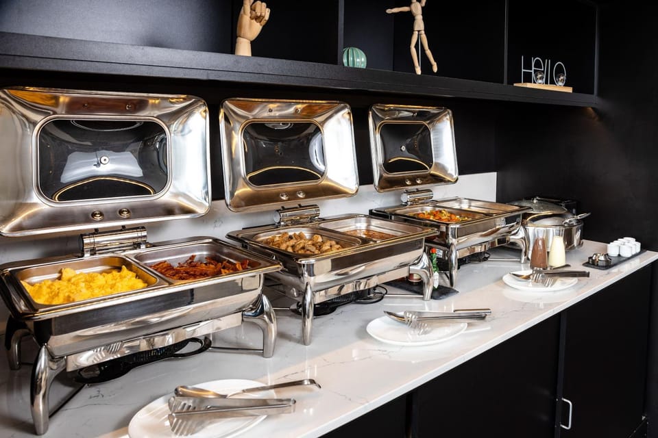 Restaurant/places to eat, Food and drinks, Lunch