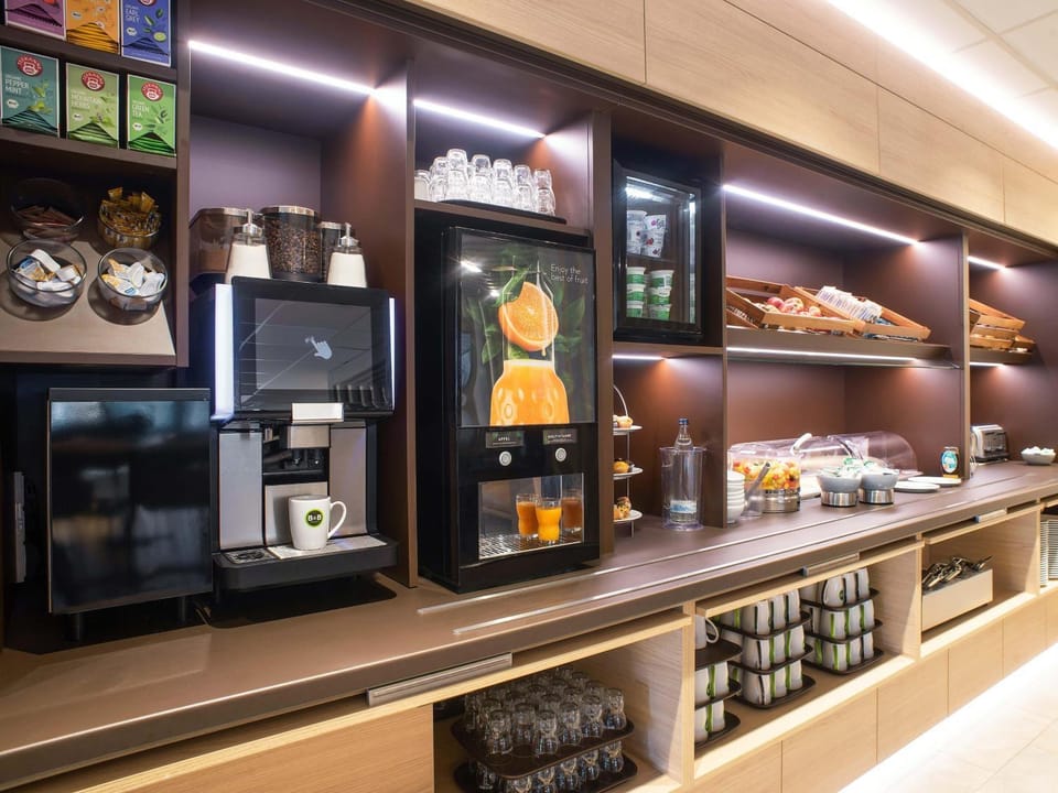 Lounge or bar, Breakfast