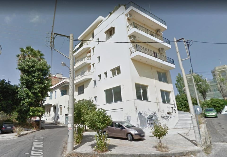 Property building, Neighbourhood