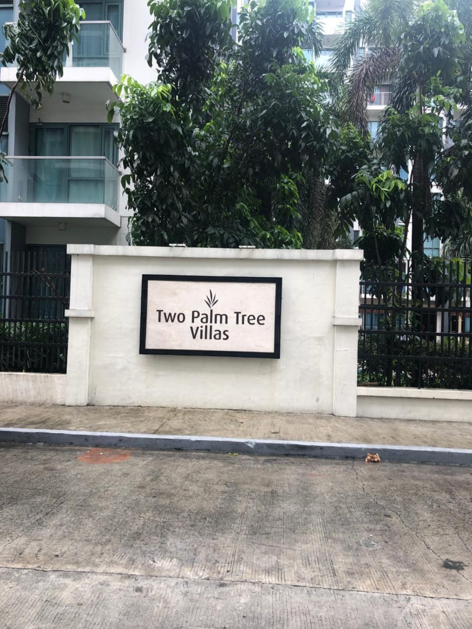 Favila Condotel unit in Palmtree Villas Newport City walking distance to Airport terminal 3 Accessable to Airport terminal 1 &2 Apartment in Pasay