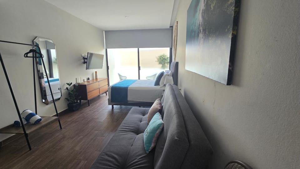 Bed, TV and multimedia, Living room, Photo of the whole room, Bedroom