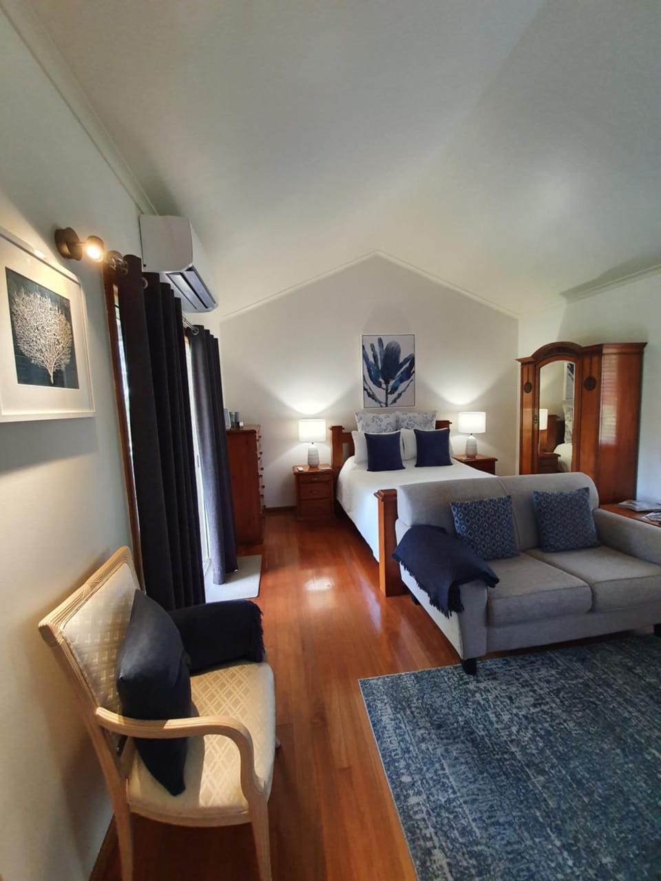 The Paddocks House in Balmoral Ridge