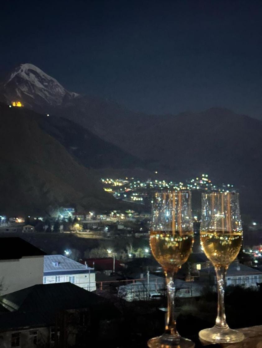 DISCOVER KAZBEGi HOTEL Bed and Breakfast in Georgia