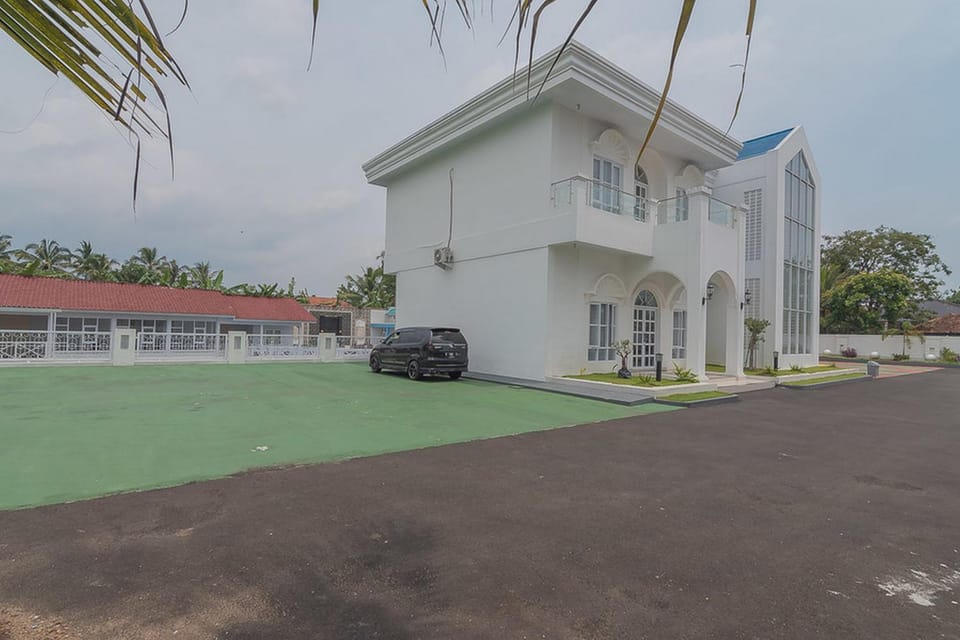 Facade/entrance