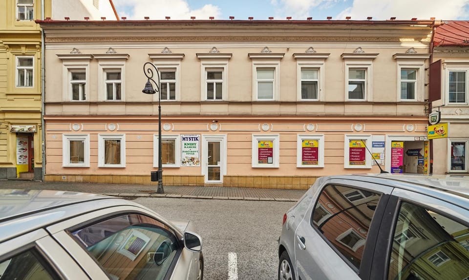 Property building, Facade/entrance, Neighbourhood