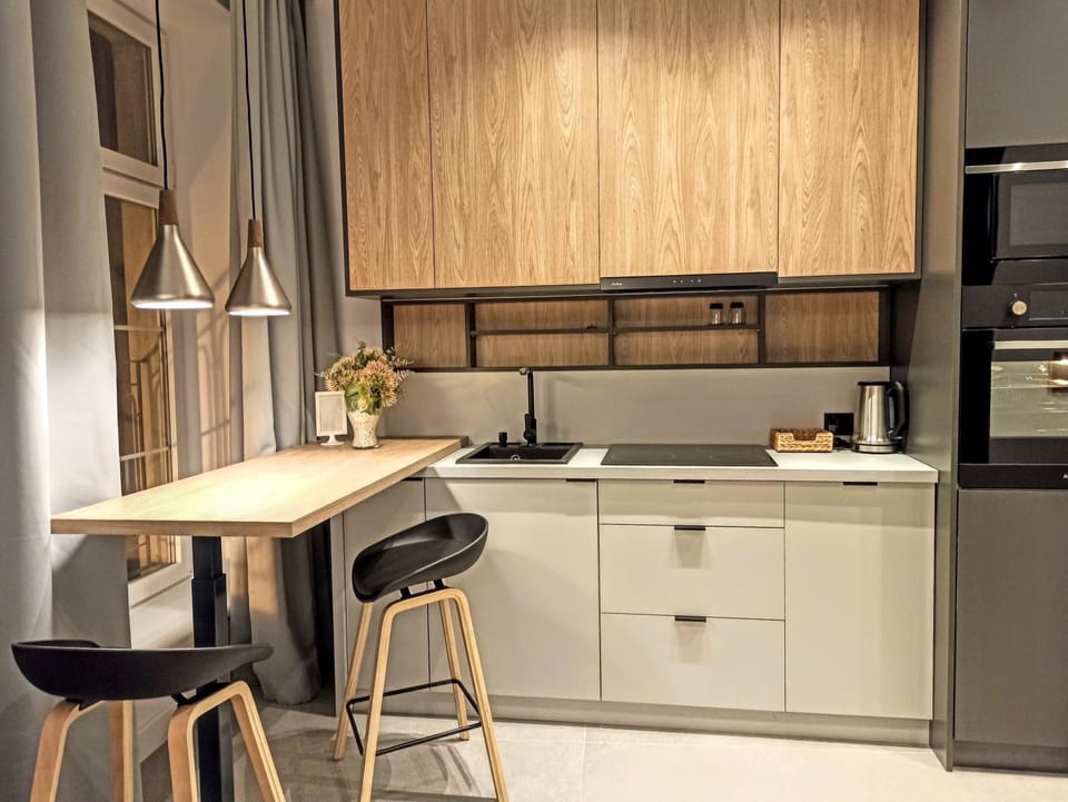 Kitchen or kitchenette, Seating area, Dining area