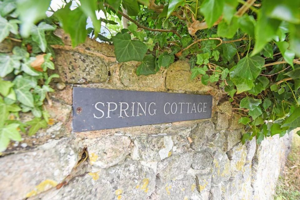 Spring Cottage House in Horsham District