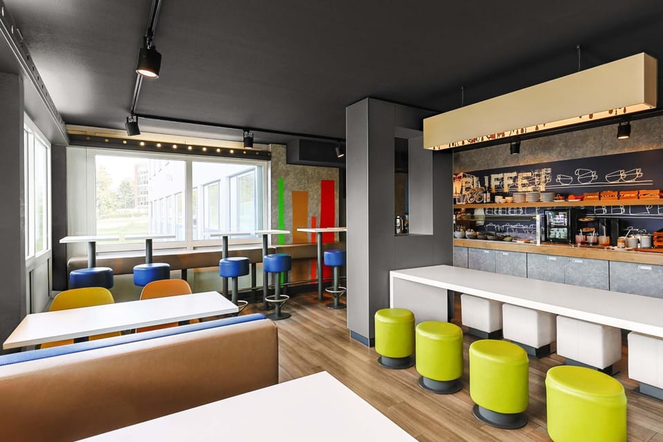 Lounge or bar, Breakfast