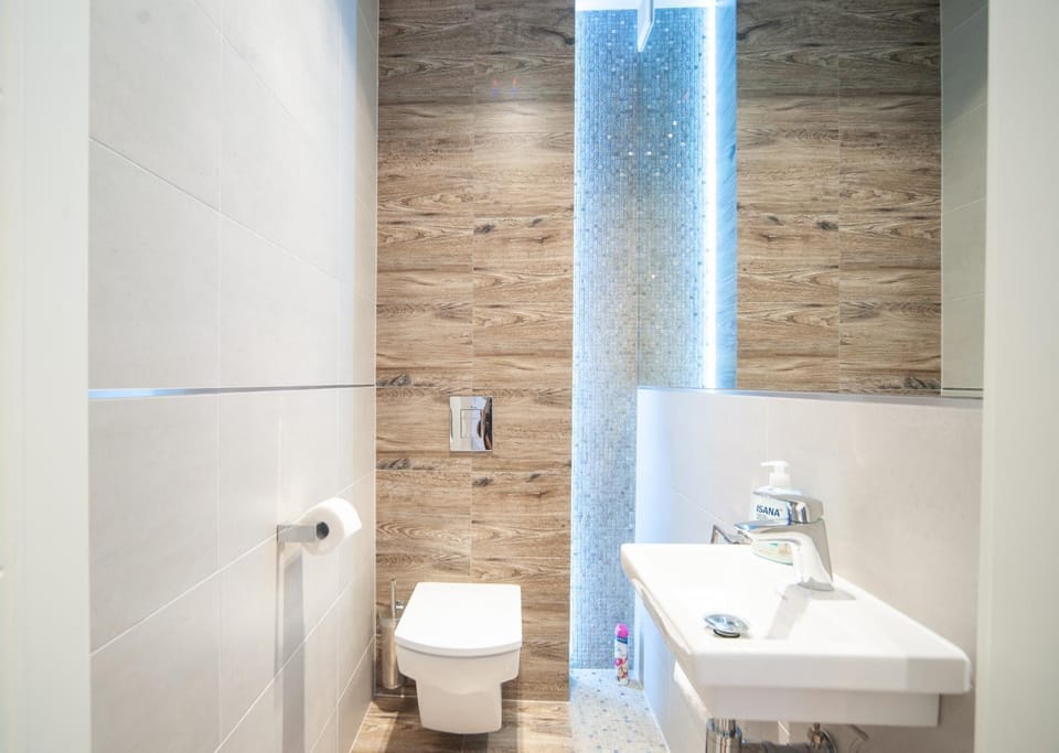 Toilet, Bathroom