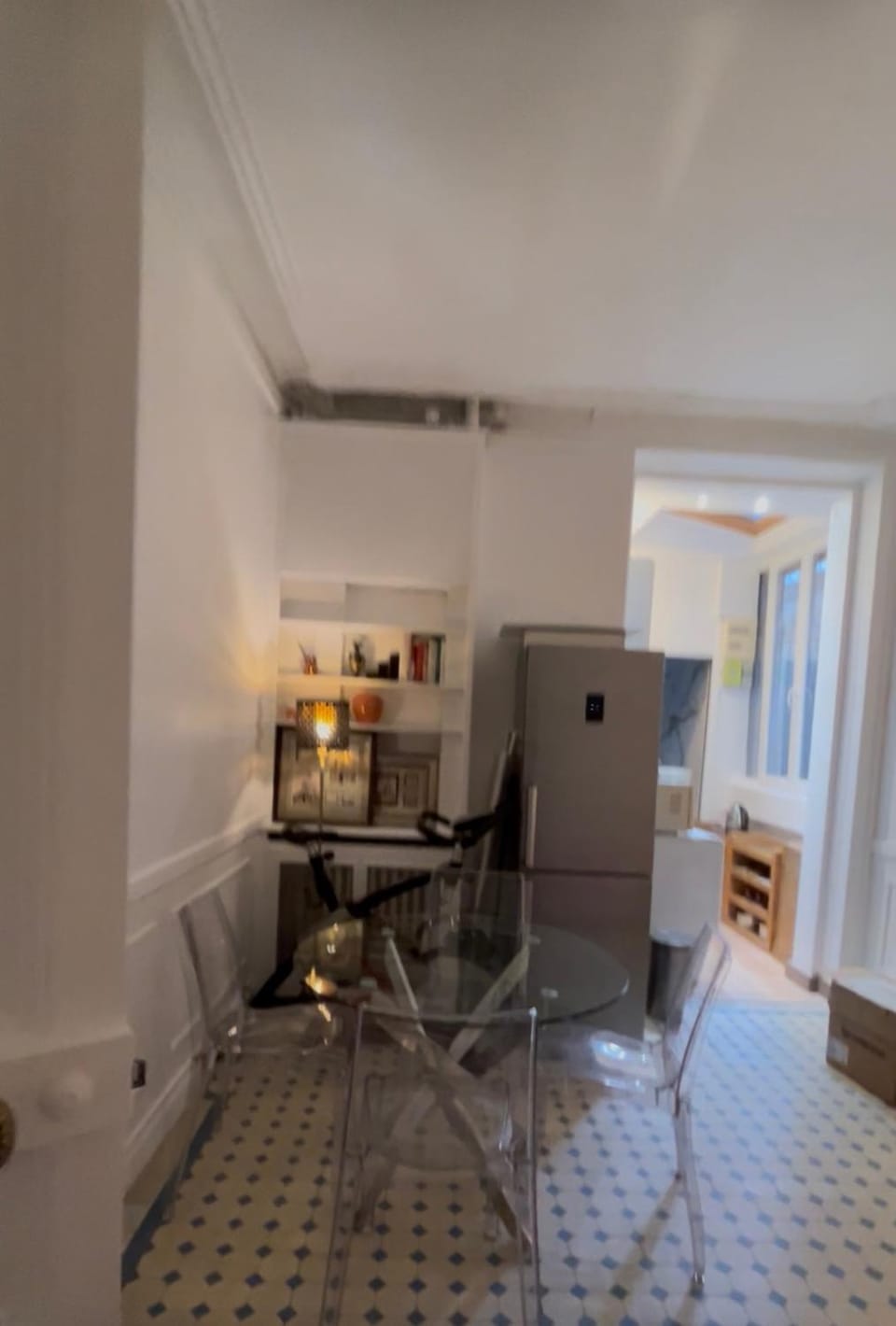 BASSANO Apartment in Paris