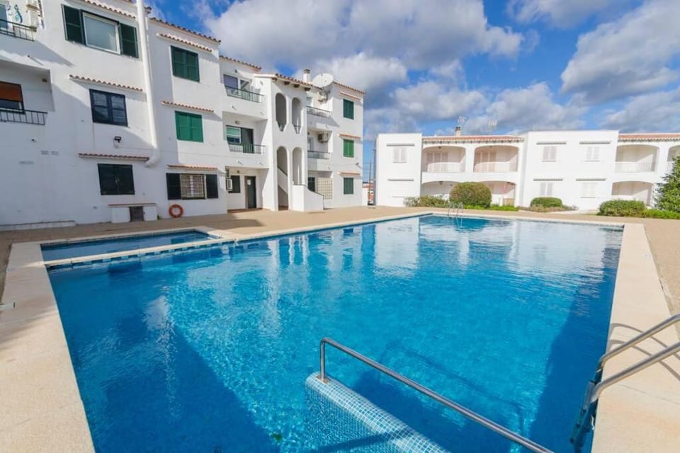 Property building, Swimming pool, Swimming pool