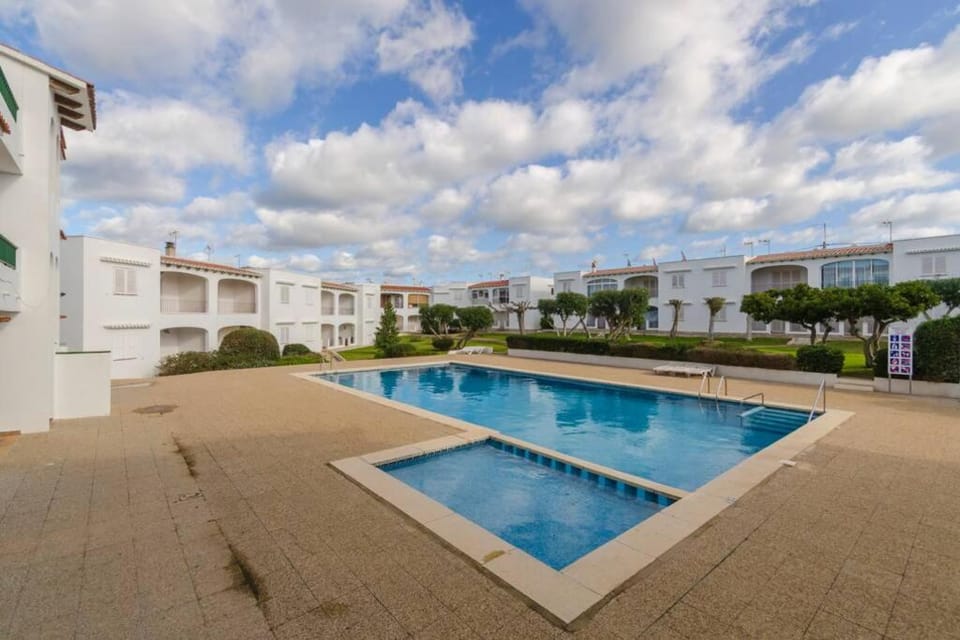 Property building, Swimming pool, Swimming pool