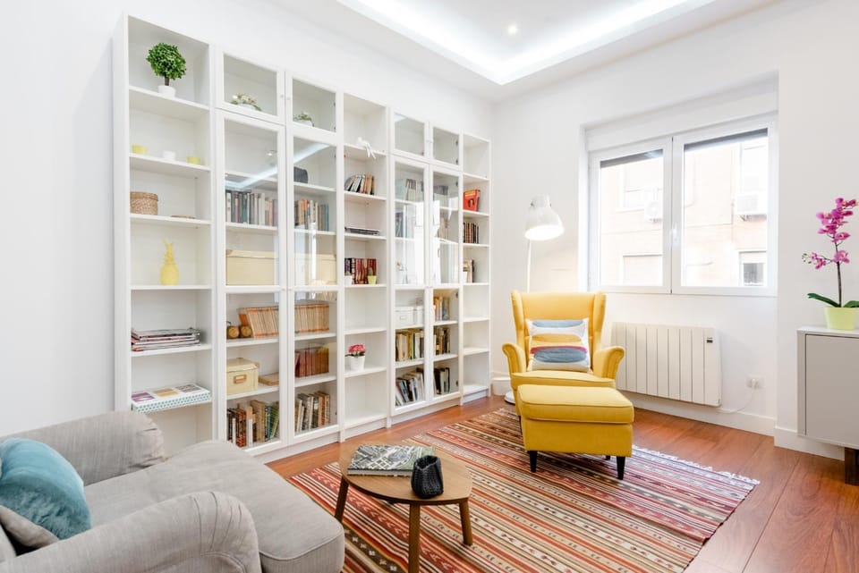 Library, Living room, Seating area