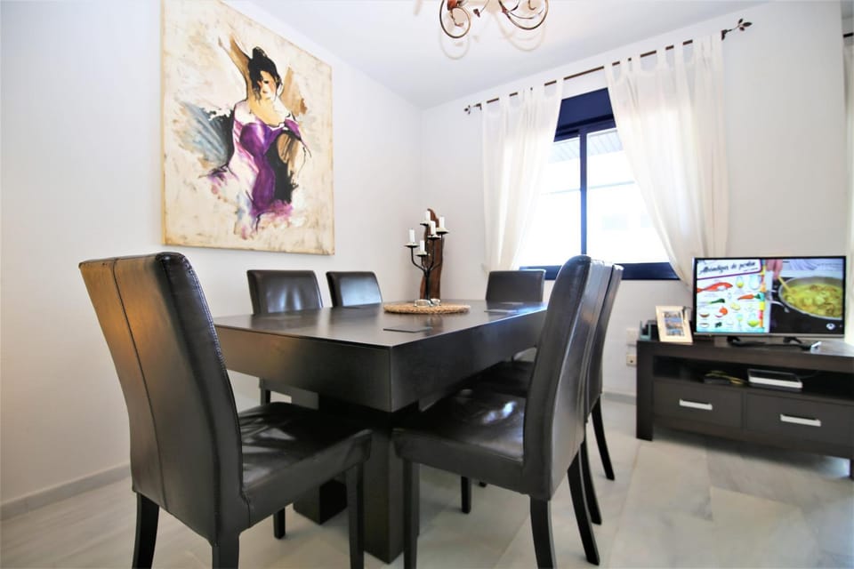 TV and multimedia, Living room, Dining area