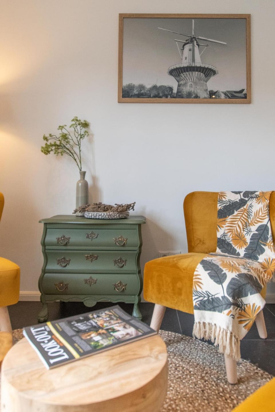 Living room, Seating area