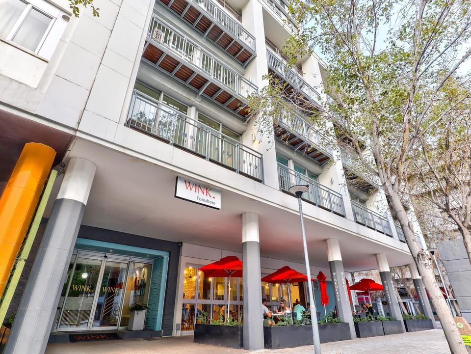 Property building, Restaurant/places to eat, Day