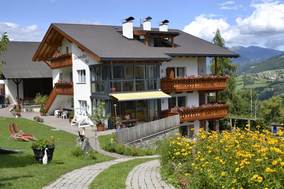 Property building, Day, Natural landscape, Garden, Garden view, Mountain view