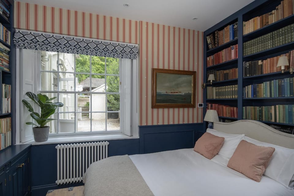 Bed, Library