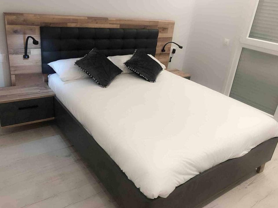 Sol y Playa en Benalmádena · Piscina & Parking Apartment in Torremolinos