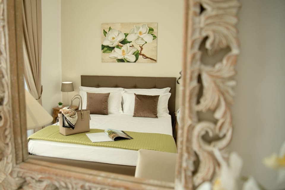 Porta Aragonese Luxury Rooms Bed and Breakfast in Palermo