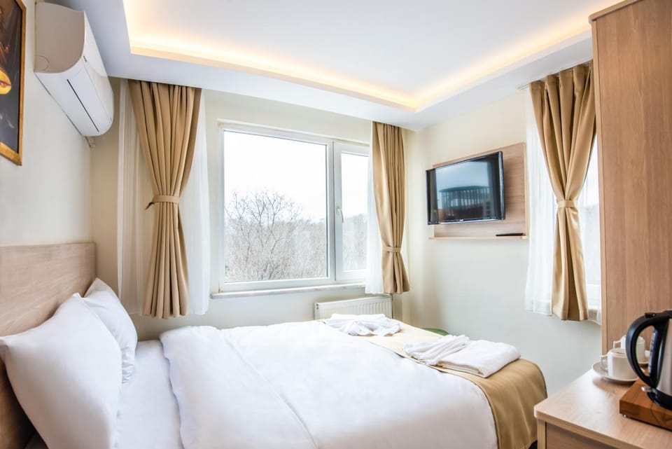 Bed, Photo of the whole room