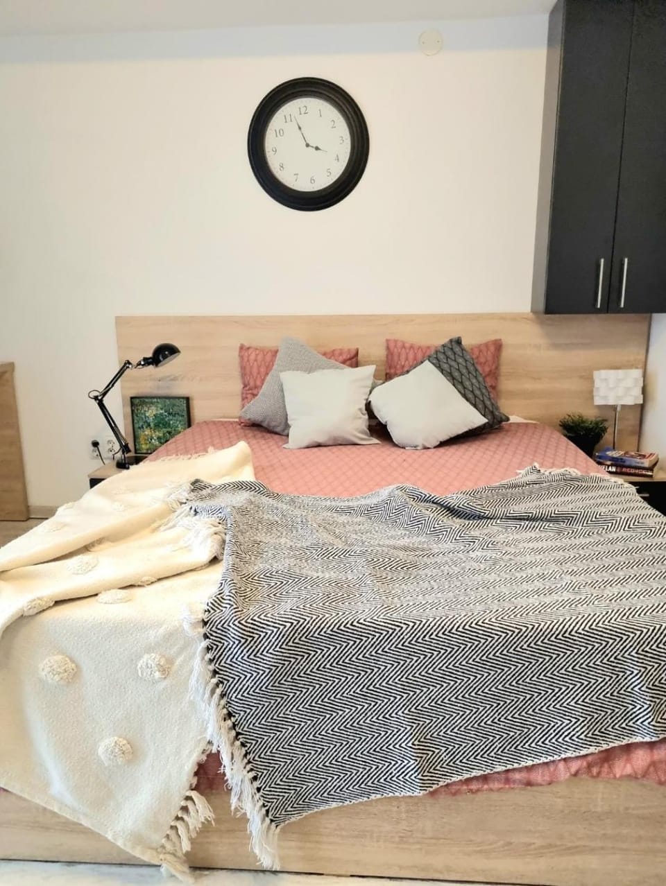 Bed, Photo of the whole room