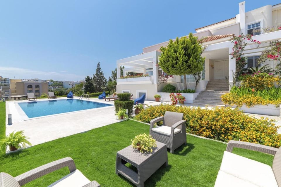 Property building, Patio, Garden