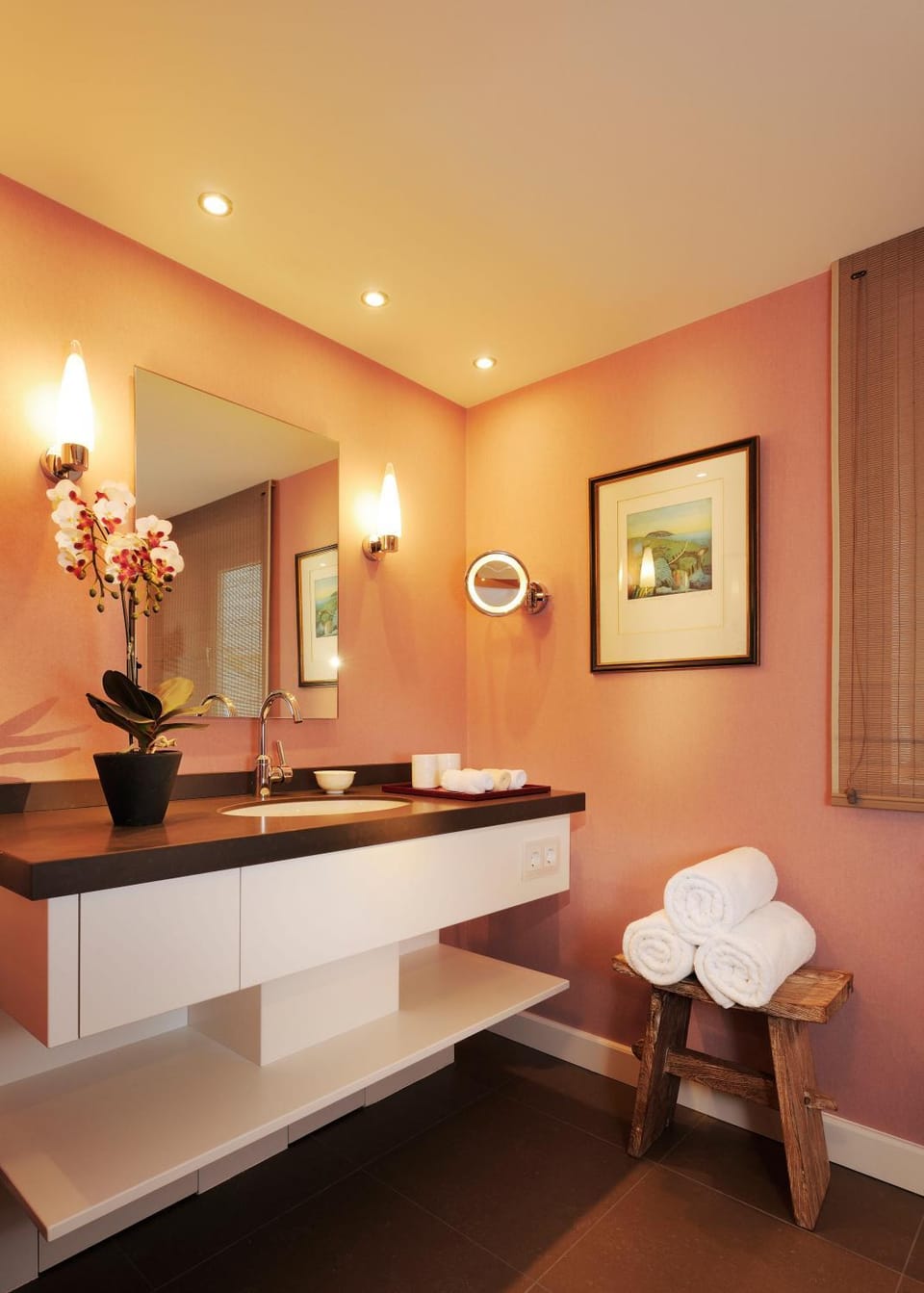Bathroom, towels