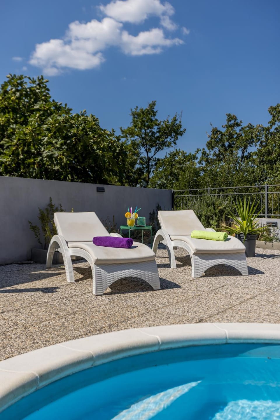 JOVI-relaxing, fenced, private, heated pool & view House in Split-Dalmatia County