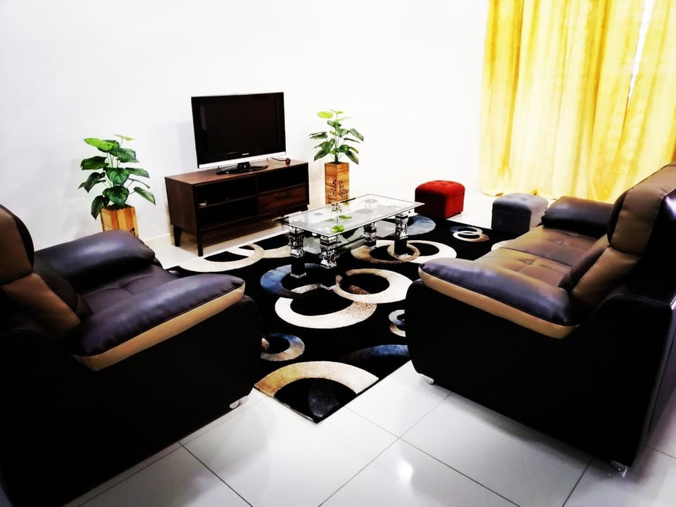 Communal lounge/ TV room, Living room, Seating area