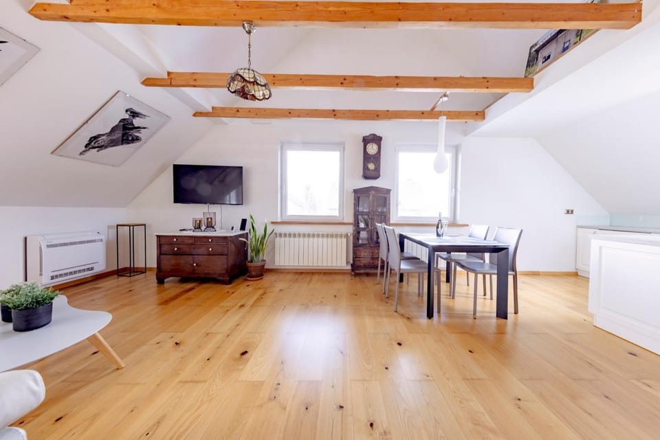 Living room, Food