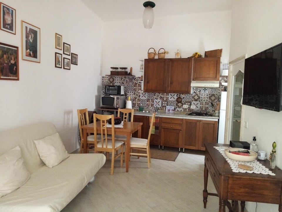 Sweet Home by Giò House in Mola di Bari