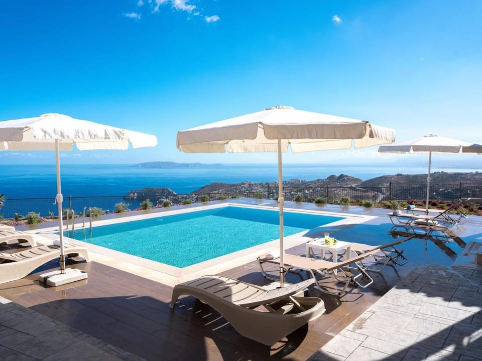 View (from property/room), Other, Pool view, Sea view, Swimming pool