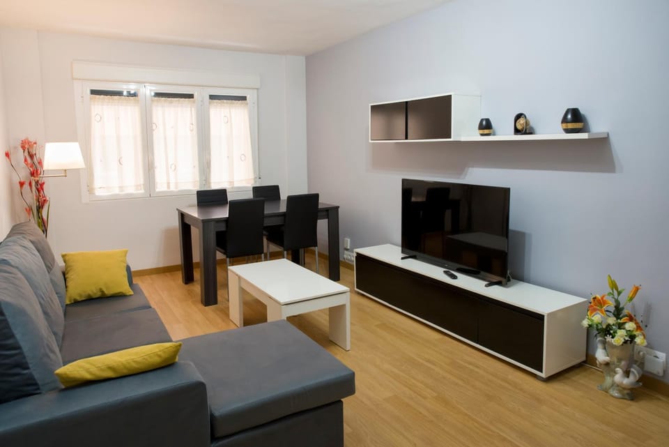 Communal lounge/ TV room, Lounge or bar, Seating area