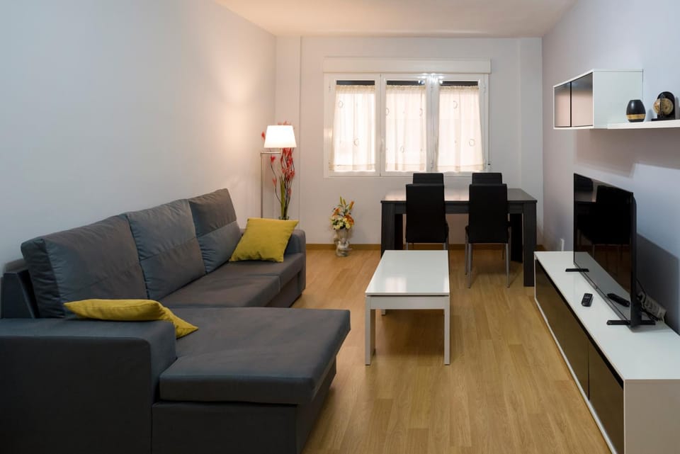 Lounge or bar, Seating area, Dining area