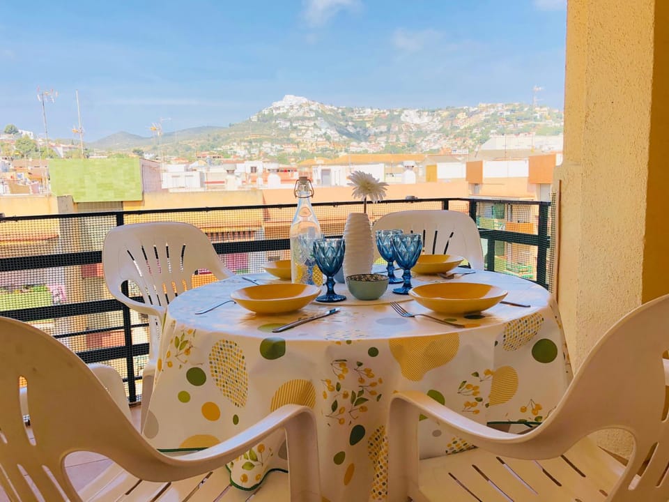 Balcony/Terrace, Mountain view, Street view