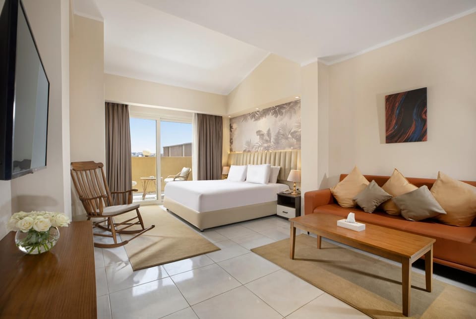 Bed, Living room, Photo of the whole room, Bedroom