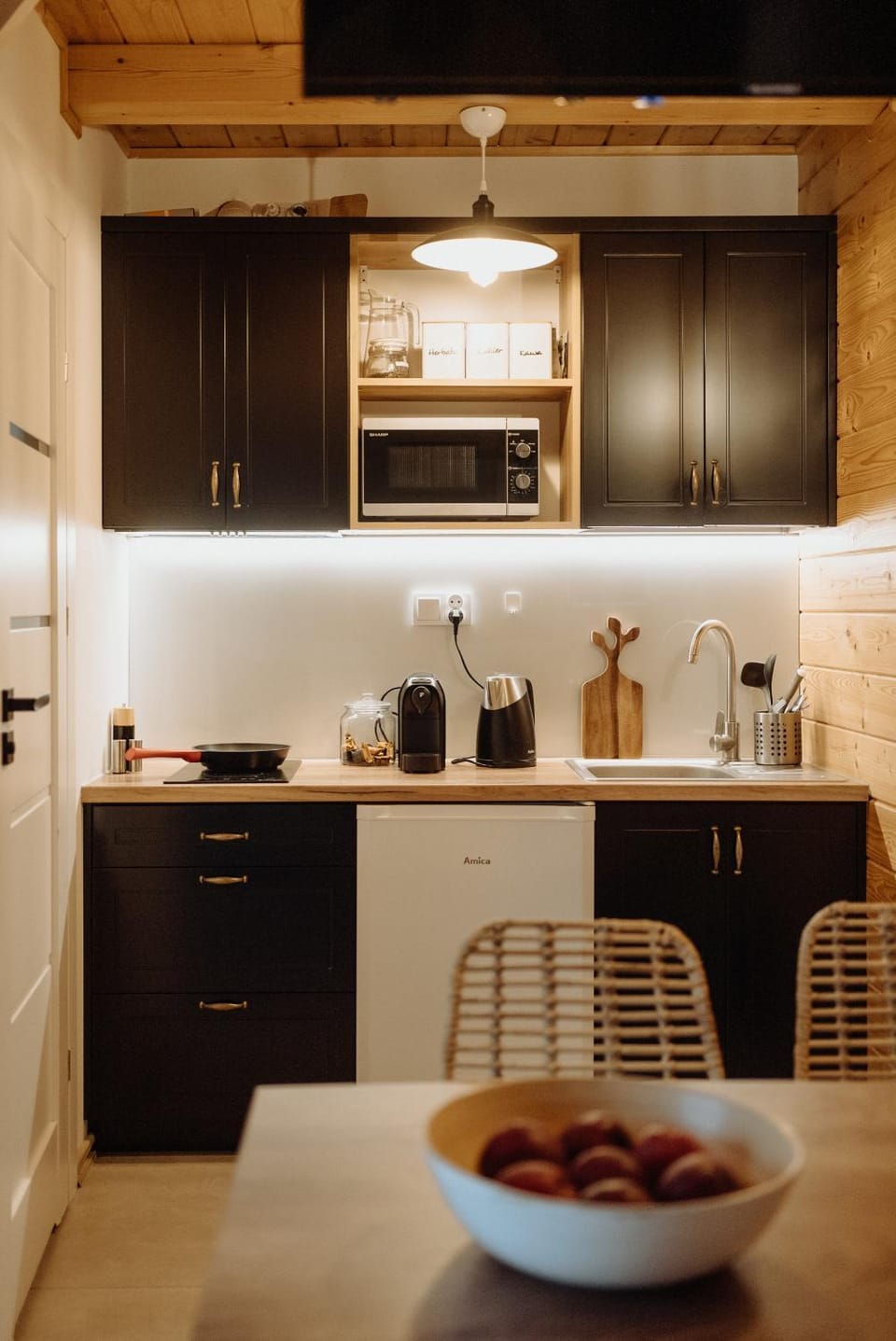 pet friendly, pet friendly, kitchen