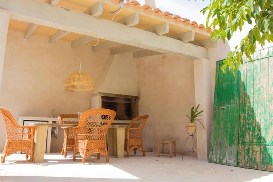 Casa Mediterranea en pueblo de mar House in Cala Figuera