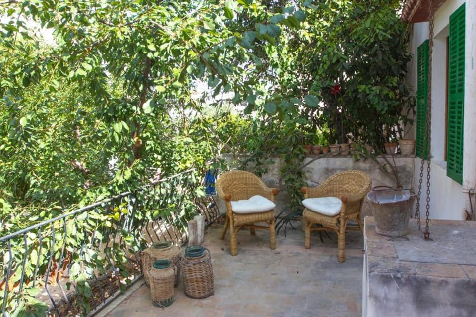 Casa Mediterranea en pueblo de mar House in Cala Figuera
