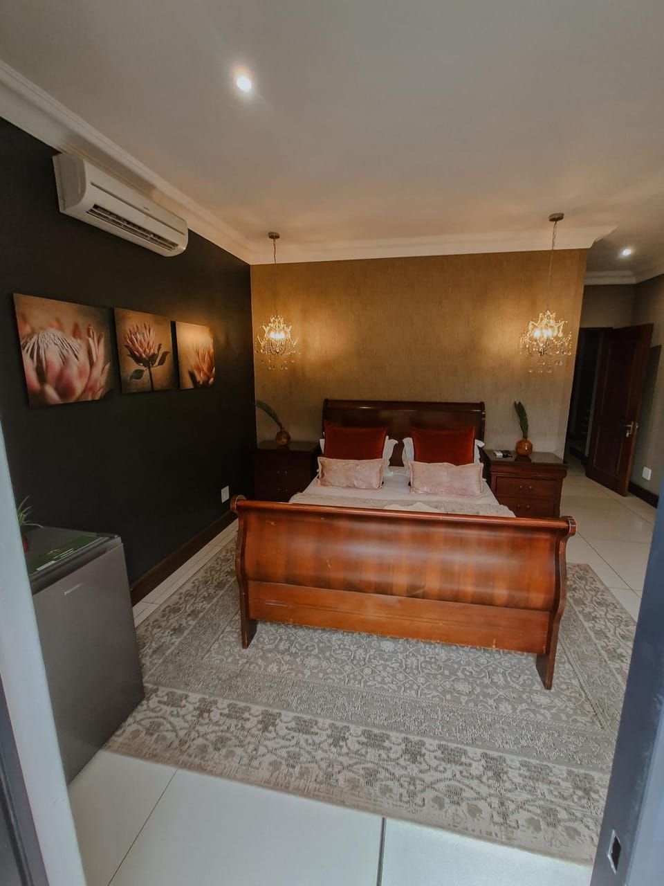 Decorative detail, Bedroom, air conditioner