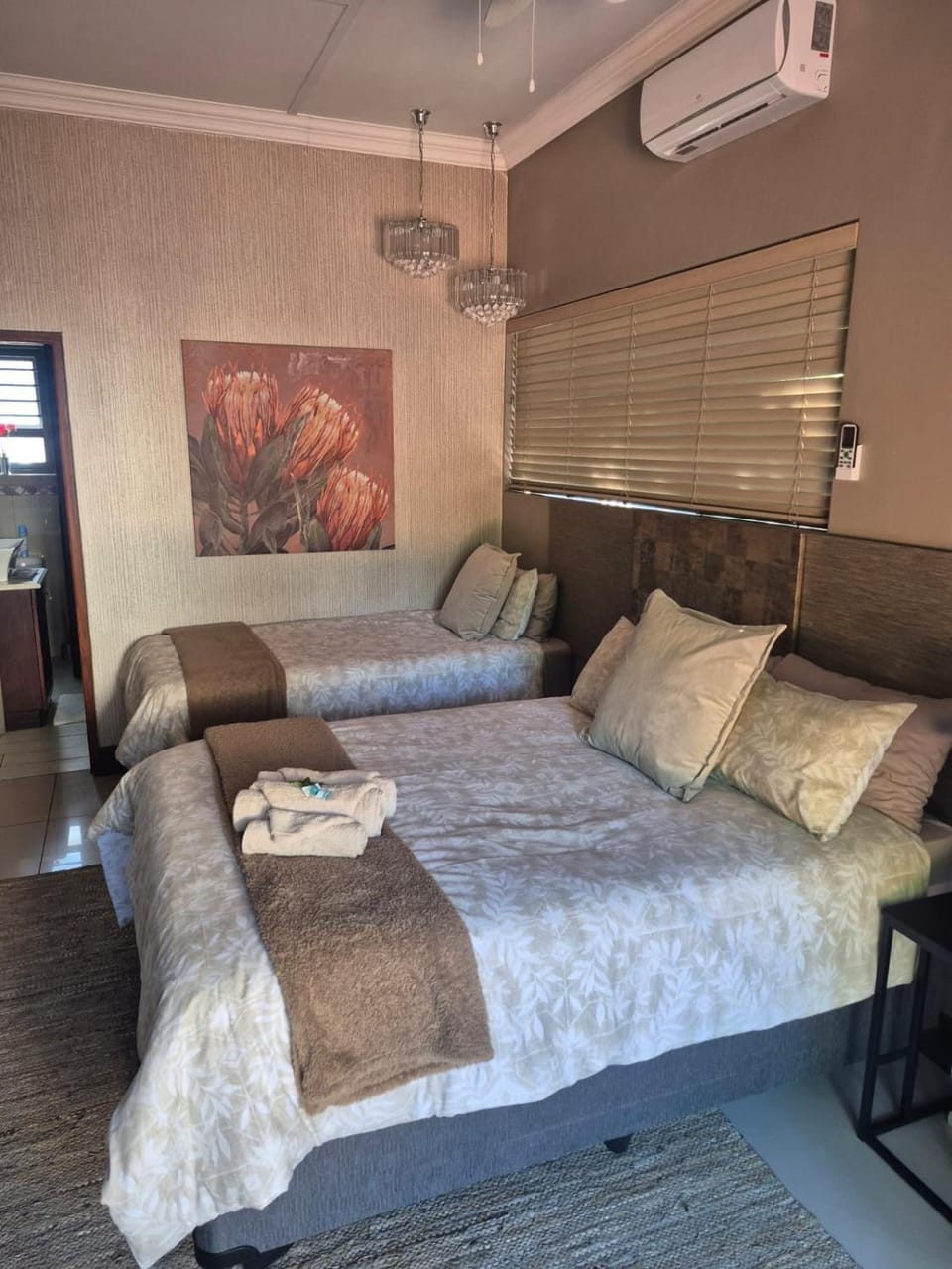 Bed, Decorative detail, Bedroom