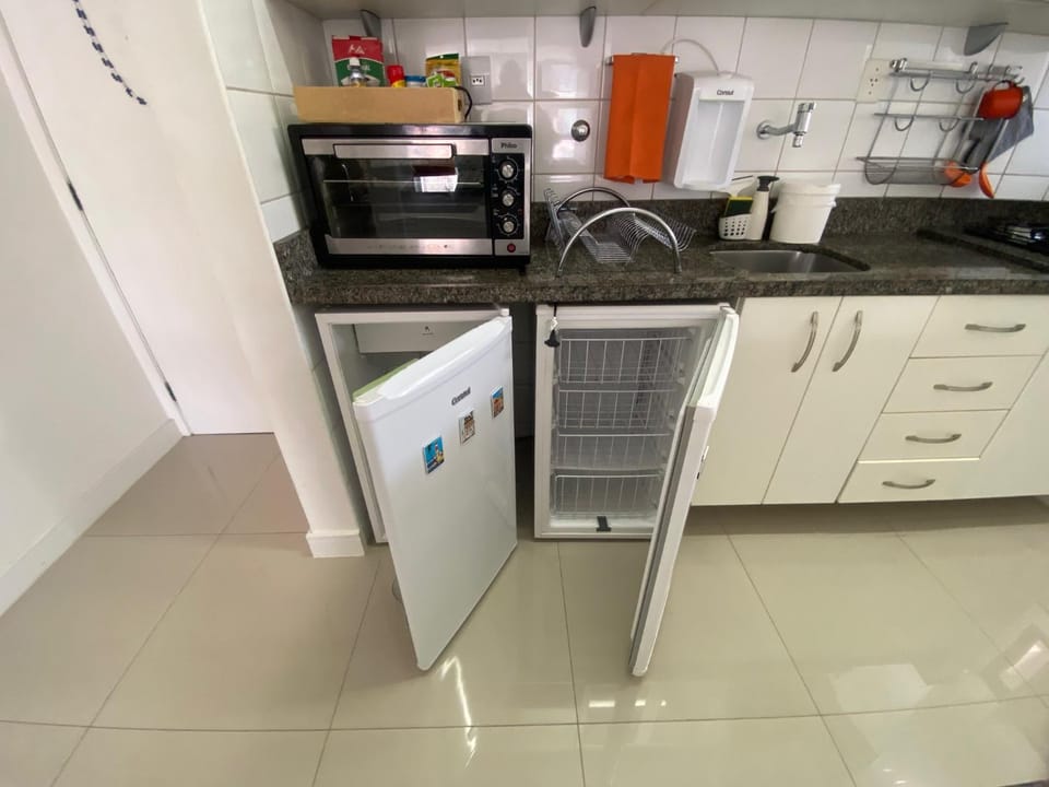 Kitchen or kitchenette, dishwasher, oven, pet friendly