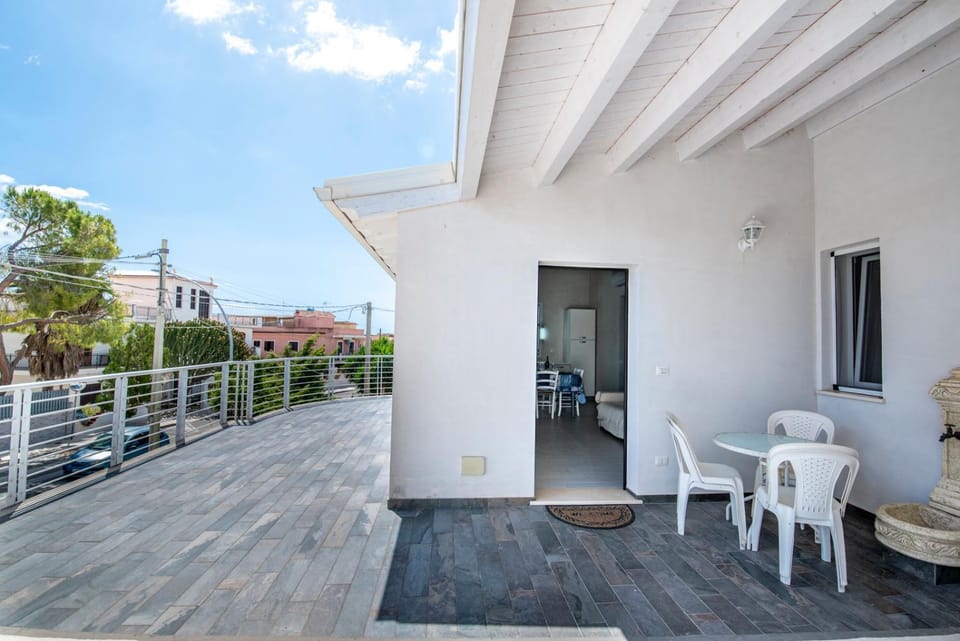 Patio, Facade/entrance, Balcony/Terrace